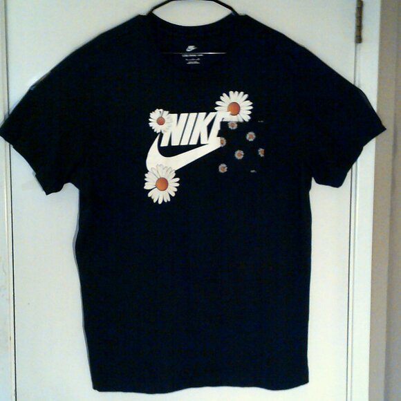 NIKE SPORTSWEAR "Daisy Pocket Tee" MEN'S BLACK WHITE T-SHIRT XL DM6429-010 - Picture 7 of 7